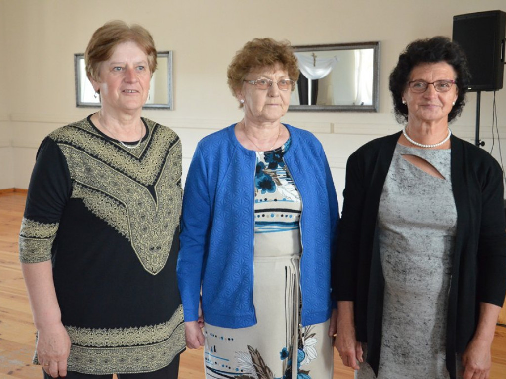 Gminny Dzień Matki w sali OSP w Kompinie