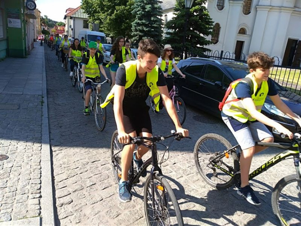 Rowerami do Maurzyc na Święto Szkoły