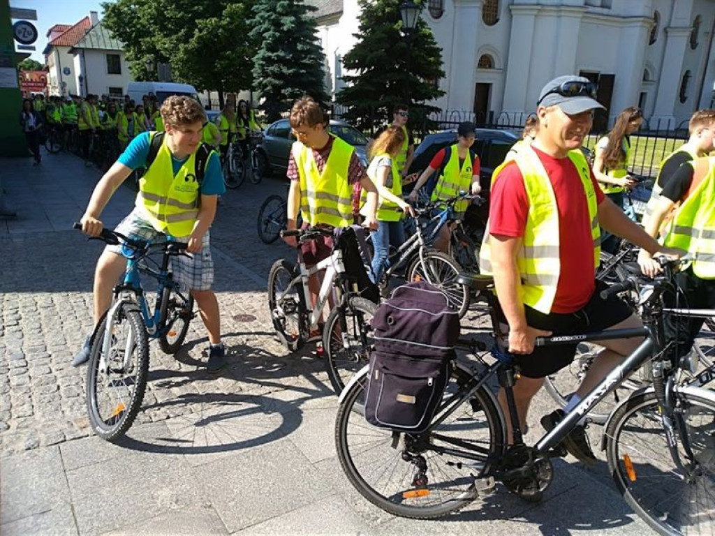 Rowerami do Maurzyc na Święto Szkoły