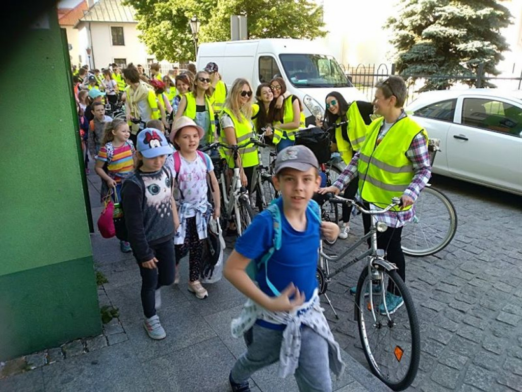 Rowerami do Maurzyc na Święto Szkoły