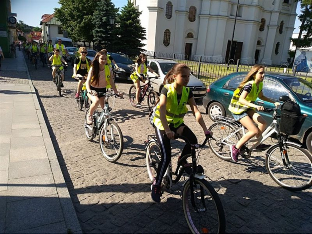 Rowerami do Maurzyc na Święto Szkoły