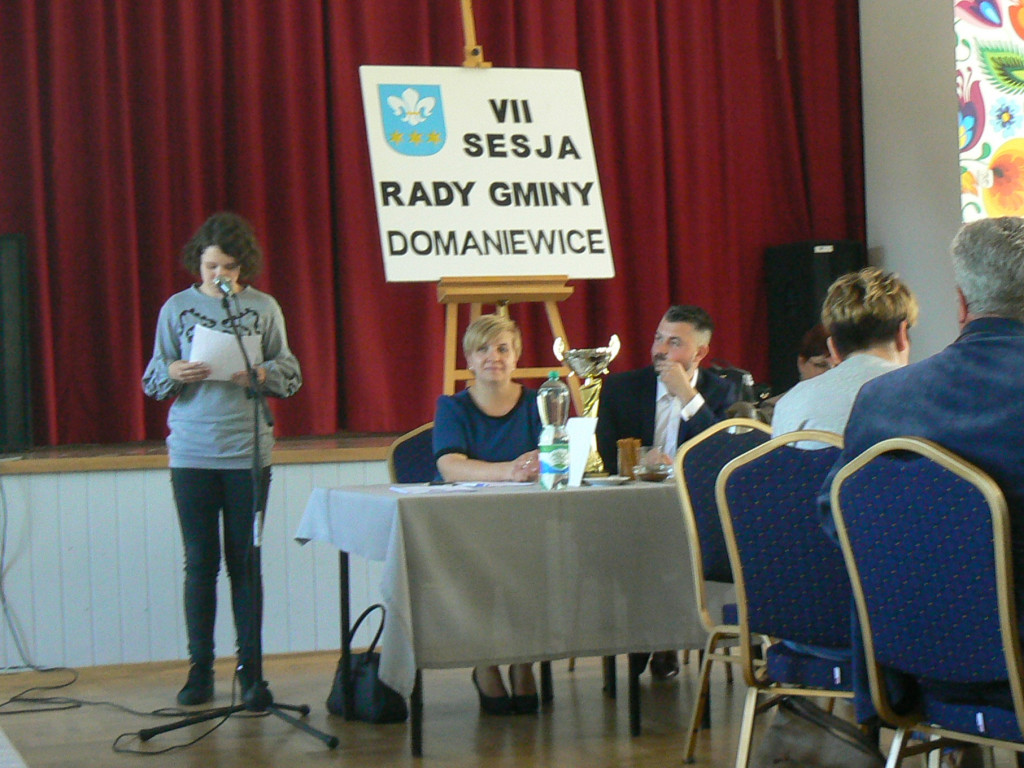 Domaniewice: Uczniowie SP wystąpili na sesji Rady Gminy