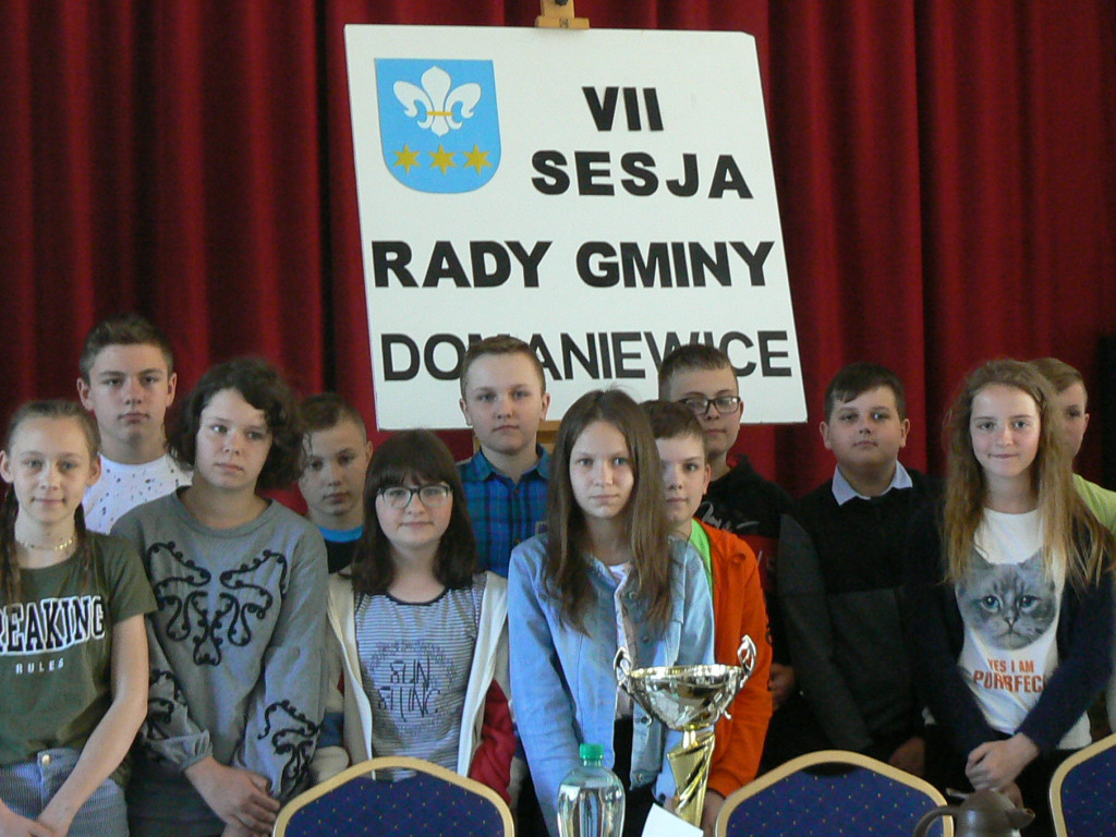 Domaniewice: Uczniowie SP wystąpili na sesji Rady Gminy