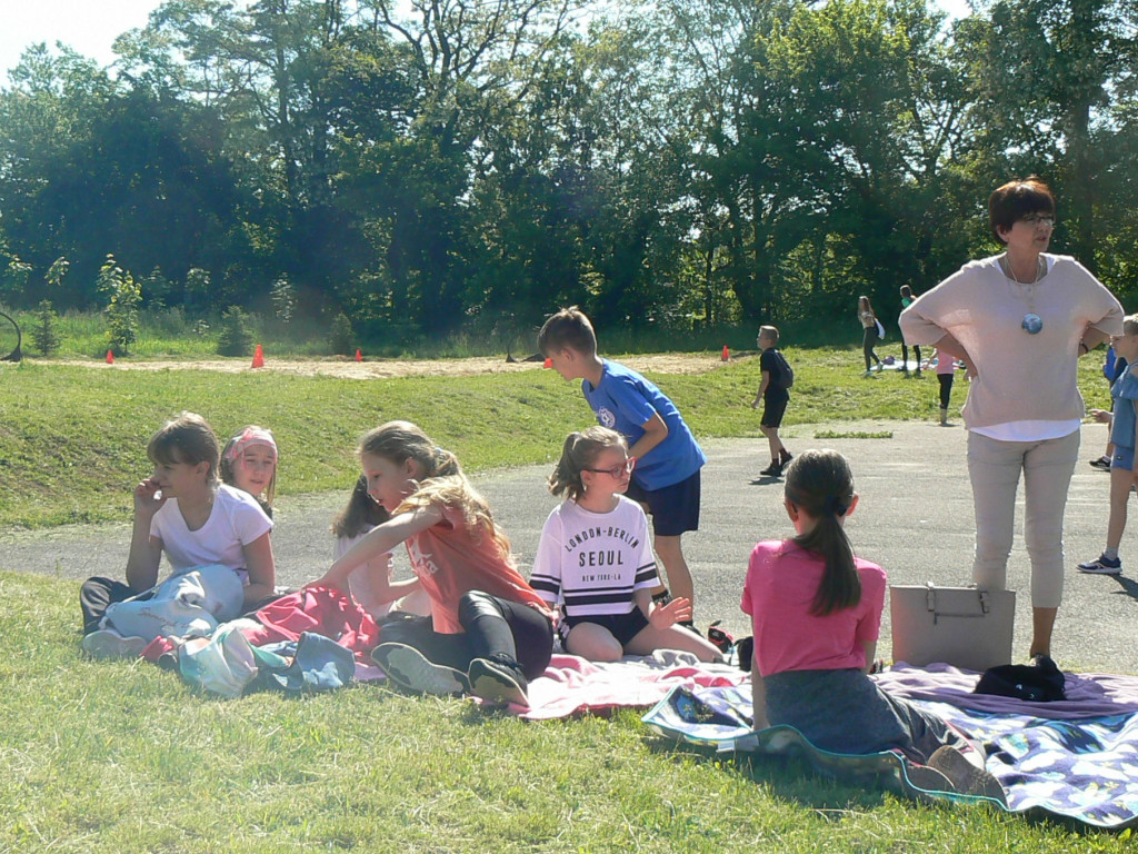Piknik przy SP nr 1 w Głownie na sportowo