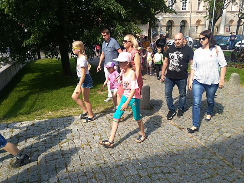 Dobra frekwencja na Dniu Dziecka z przewodnikiem PTTK w Łowiczu