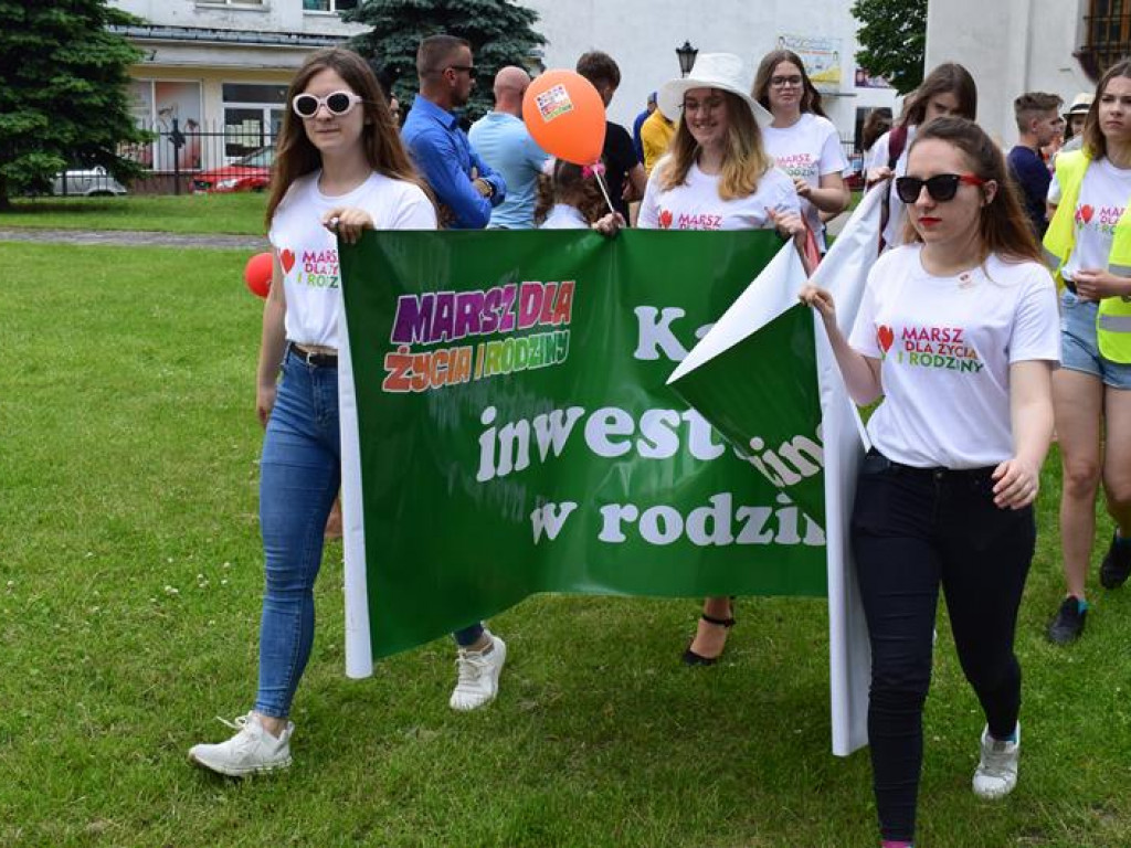 VI Marsz dla Życia i Rodziny oraz Piknik Rodzinny w Łowiczu (foto i video)