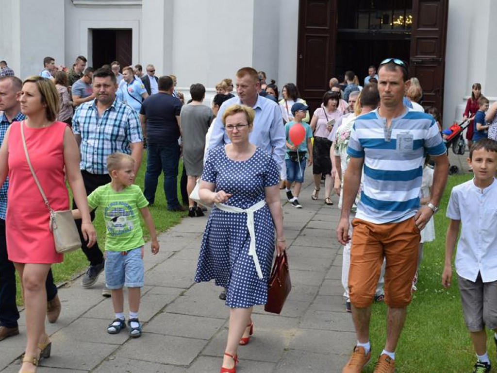 VI Marsz dla Życia i Rodziny oraz Piknik Rodzinny w Łowiczu (foto i video)
