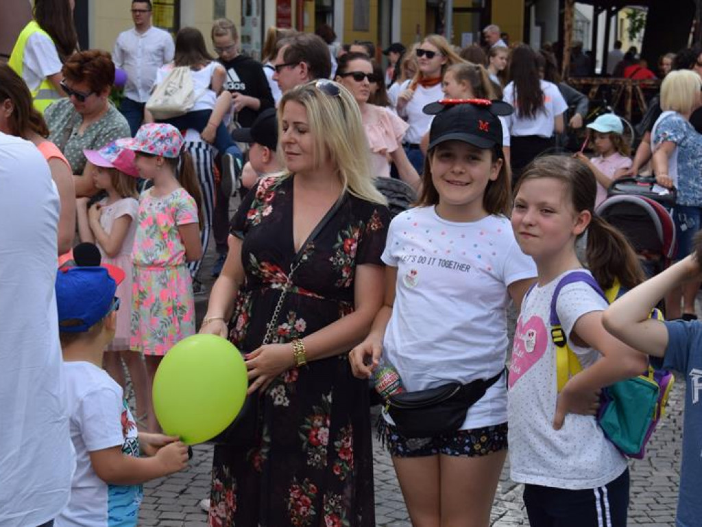 VI Marsz dla Życia i Rodziny oraz Piknik Rodzinny w Łowiczu (foto i video)