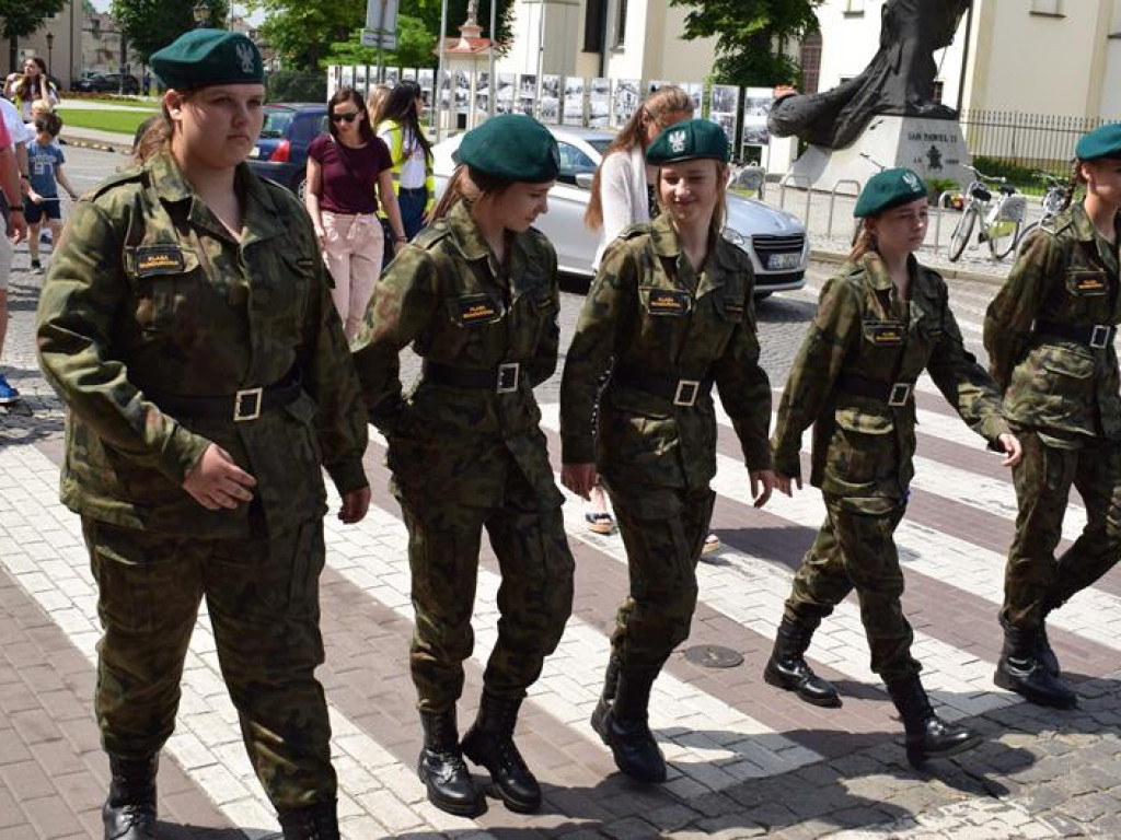 VI Marsz dla Życia i Rodziny oraz Piknik Rodzinny w Łowiczu (foto i video)