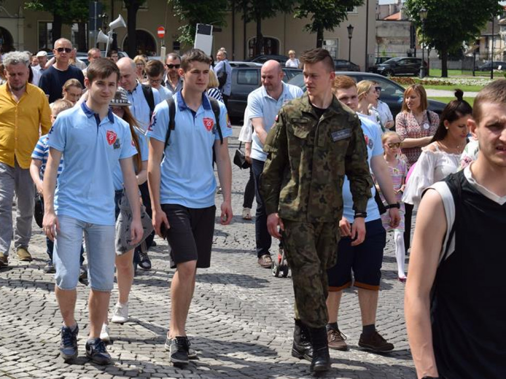 VI Marsz dla Życia i Rodziny oraz Piknik Rodzinny w Łowiczu (foto i video)