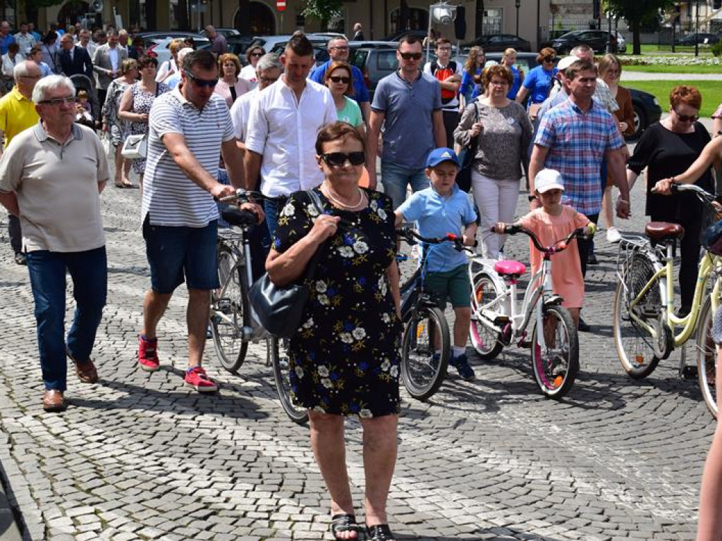 VI Marsz dla Życia i Rodziny oraz Piknik Rodzinny w Łowiczu (foto i video)