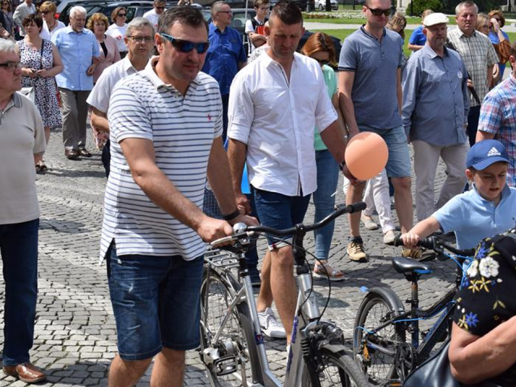 VI Marsz dla Życia i Rodziny oraz Piknik Rodzinny w Łowiczu (foto i video)