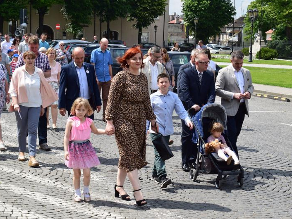 VI Marsz dla Życia i Rodziny oraz Piknik Rodzinny w Łowiczu (foto i video)