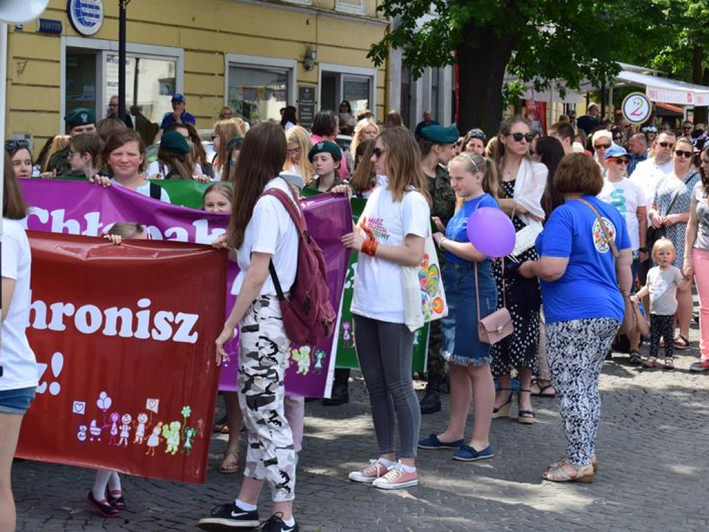 VI Marsz dla Życia i Rodziny oraz Piknik Rodzinny w Łowiczu (foto i video)
