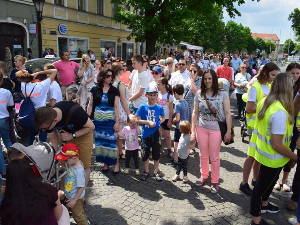 VI Marsz dla Życia i Rodziny oraz Piknik Rodzinny w Łowiczu (foto i video)