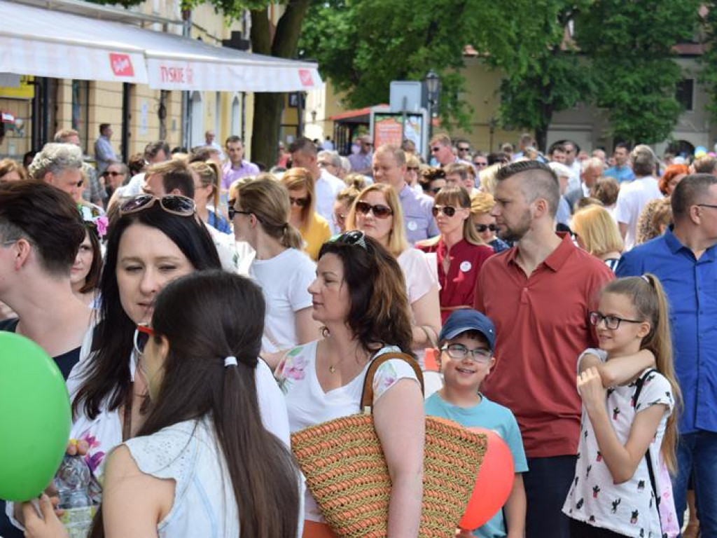 VI Marsz dla Życia i Rodziny oraz Piknik Rodzinny w Łowiczu (foto i video)