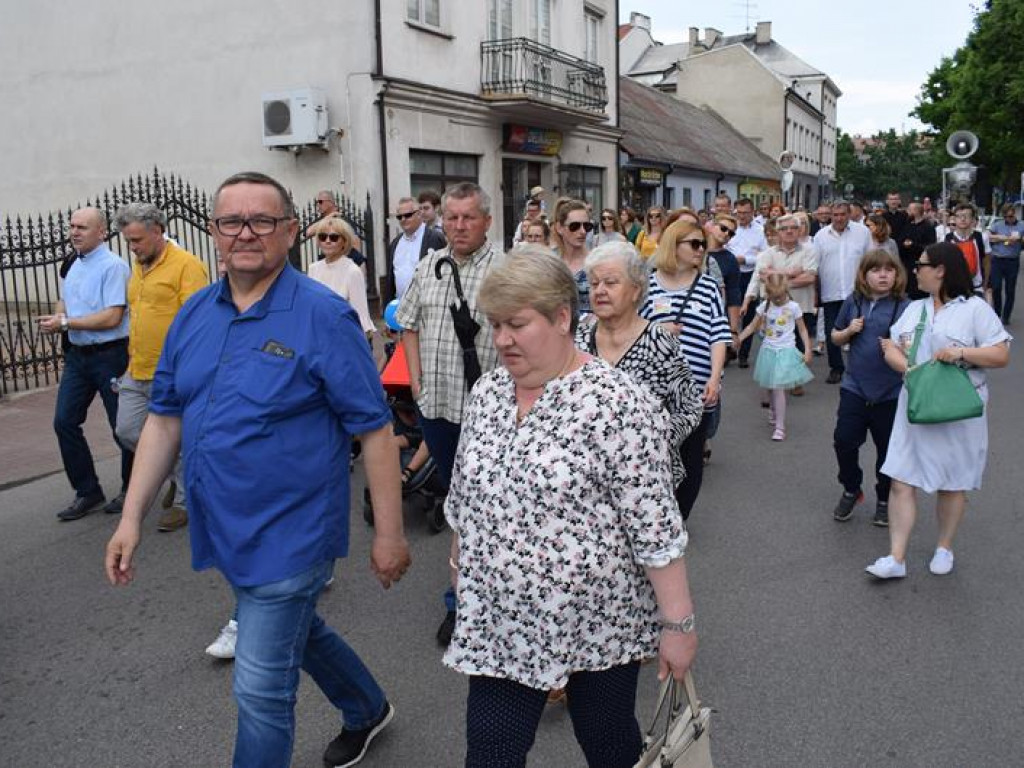 VI Marsz dla Życia i Rodziny oraz Piknik Rodzinny w Łowiczu (foto i video)