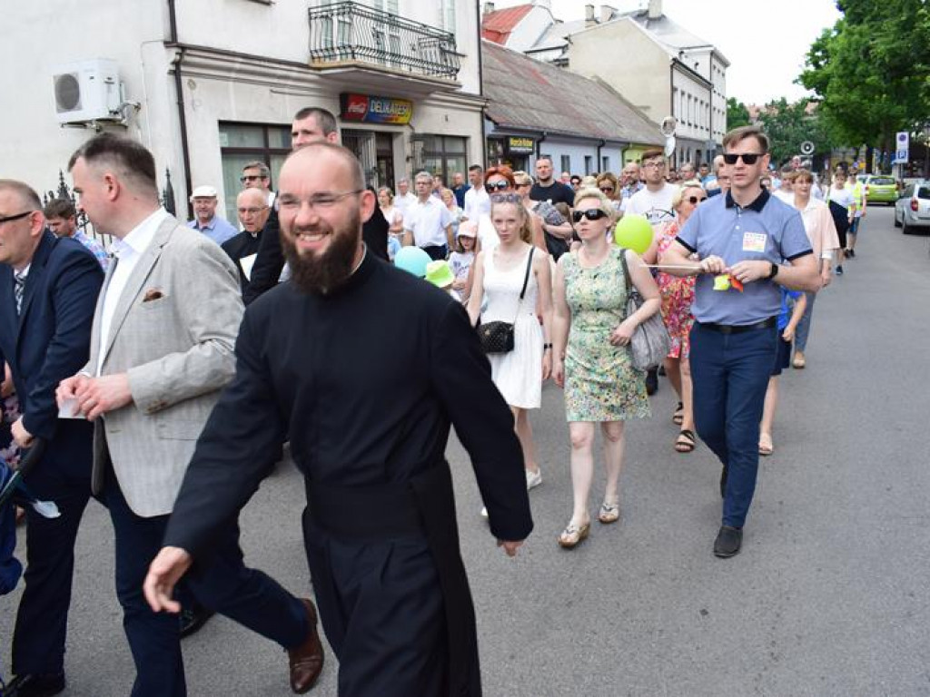 VI Marsz dla Życia i Rodziny oraz Piknik Rodzinny w Łowiczu (foto i video)
