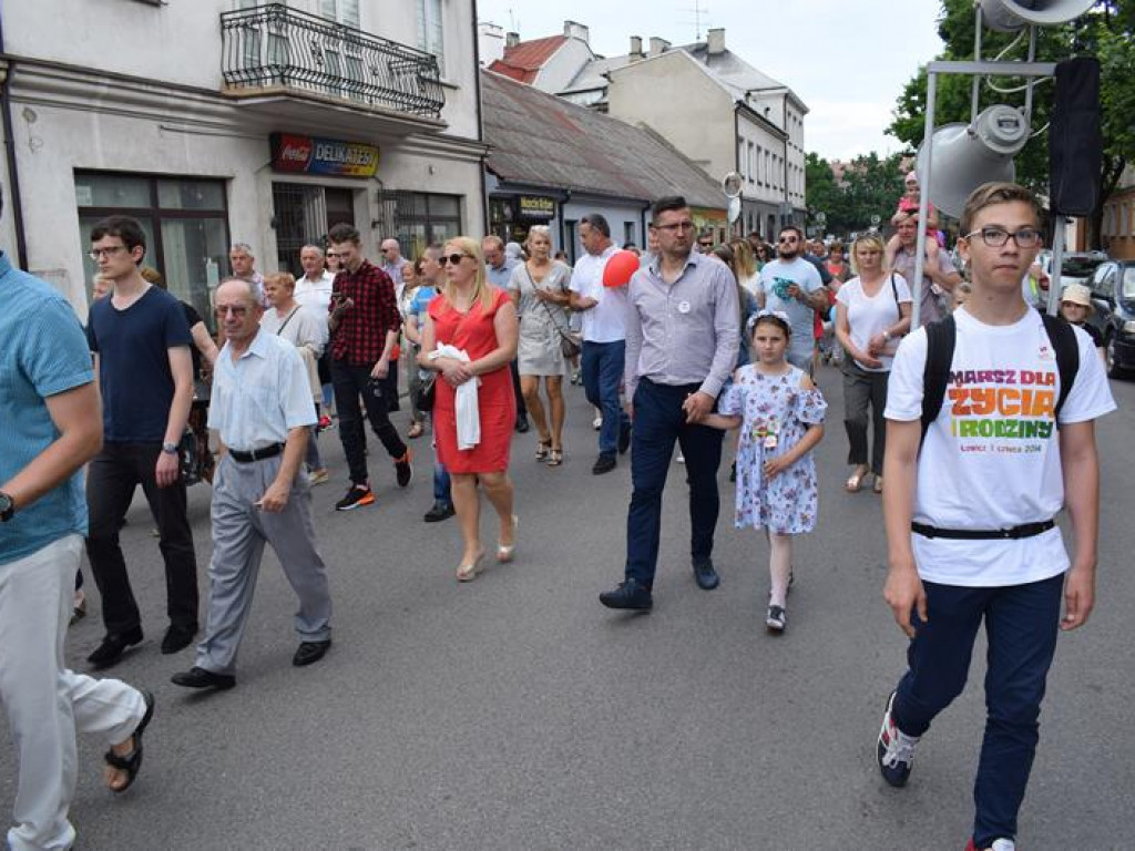 VI Marsz dla Życia i Rodziny oraz Piknik Rodzinny w Łowiczu (foto i video)