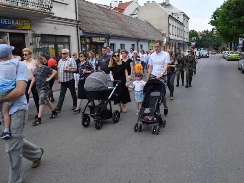 VI Marsz dla Życia i Rodziny oraz Piknik Rodzinny w Łowiczu (foto i video)