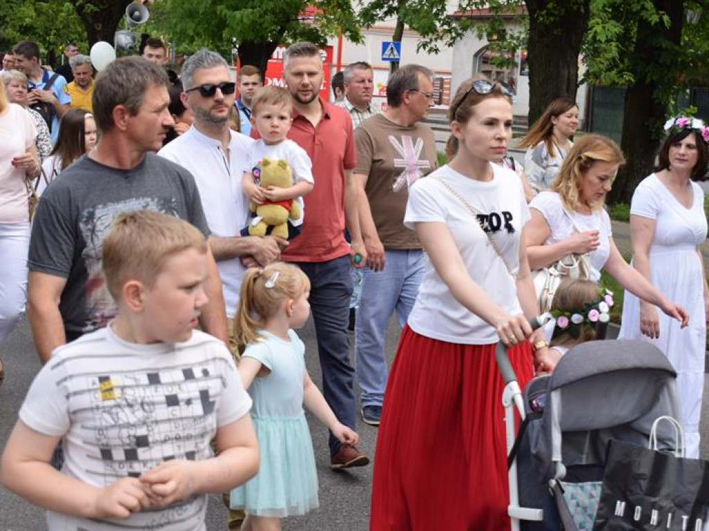 VI Marsz dla Życia i Rodziny oraz Piknik Rodzinny w Łowiczu (foto i video)