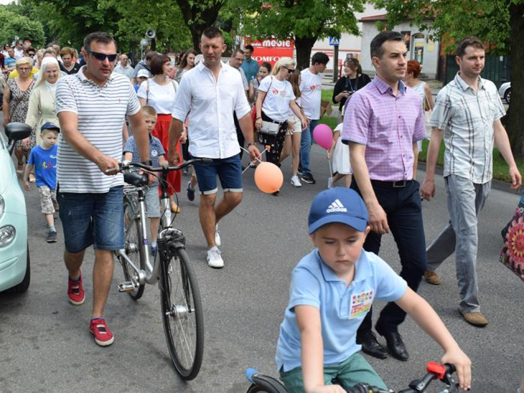 VI Marsz dla Życia i Rodziny oraz Piknik Rodzinny w Łowiczu (foto i video)
