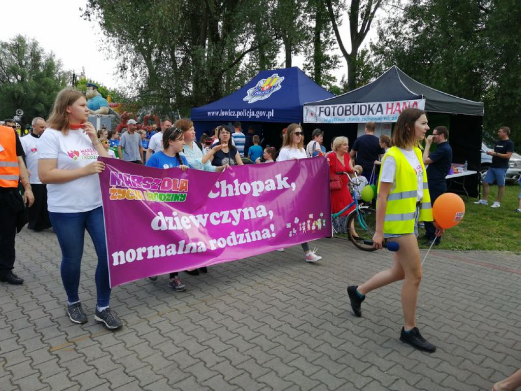 VI Marsz dla Życia i Rodziny oraz Piknik Rodzinny w Łowiczu (foto i video)
