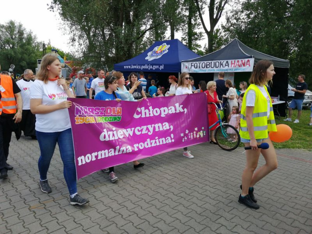 VI Marsz dla Życia i Rodziny oraz Piknik Rodzinny w Łowiczu (foto i video)