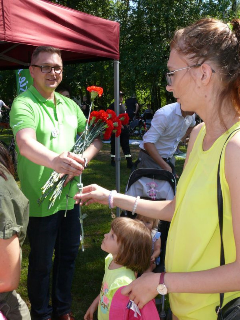 Rodziny bawiły się na pikniku w Lasku Miejskim
