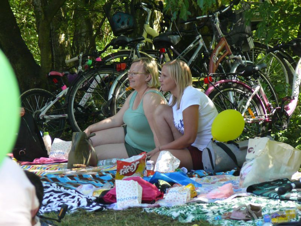 Rodziny bawiły się na pikniku w Lasku Miejskim