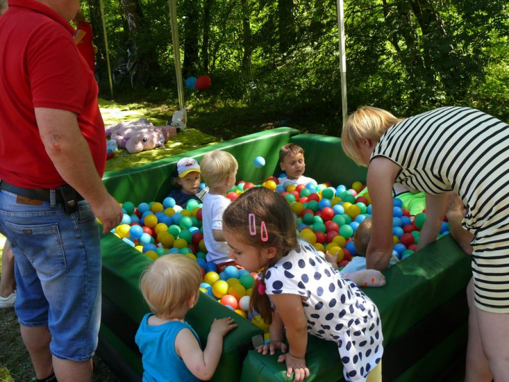 Rodziny bawiły się na pikniku w Lasku Miejskim