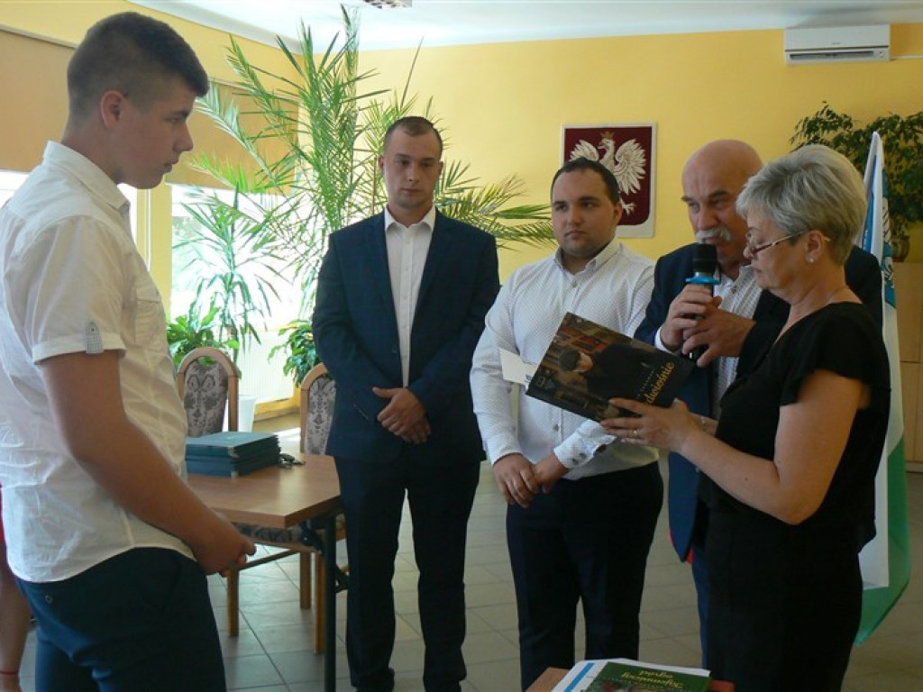 Gmina Głowno: nagrody za sukcesy w nauce, sztuce i sporcie