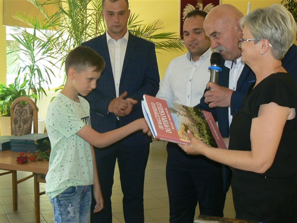 Gmina Głowno: nagrody za sukcesy w nauce, sztuce i sporcie