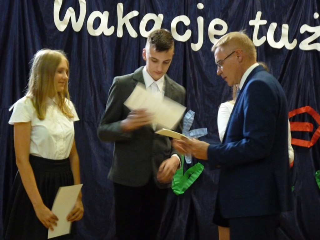 Wreszcie wakacje! Zakończenia roku w łowickich szkołach