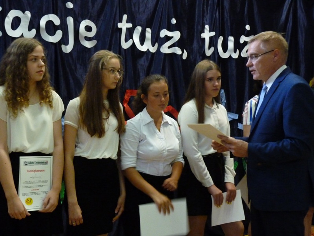 Wreszcie wakacje! Zakończenia roku w łowickich szkołach