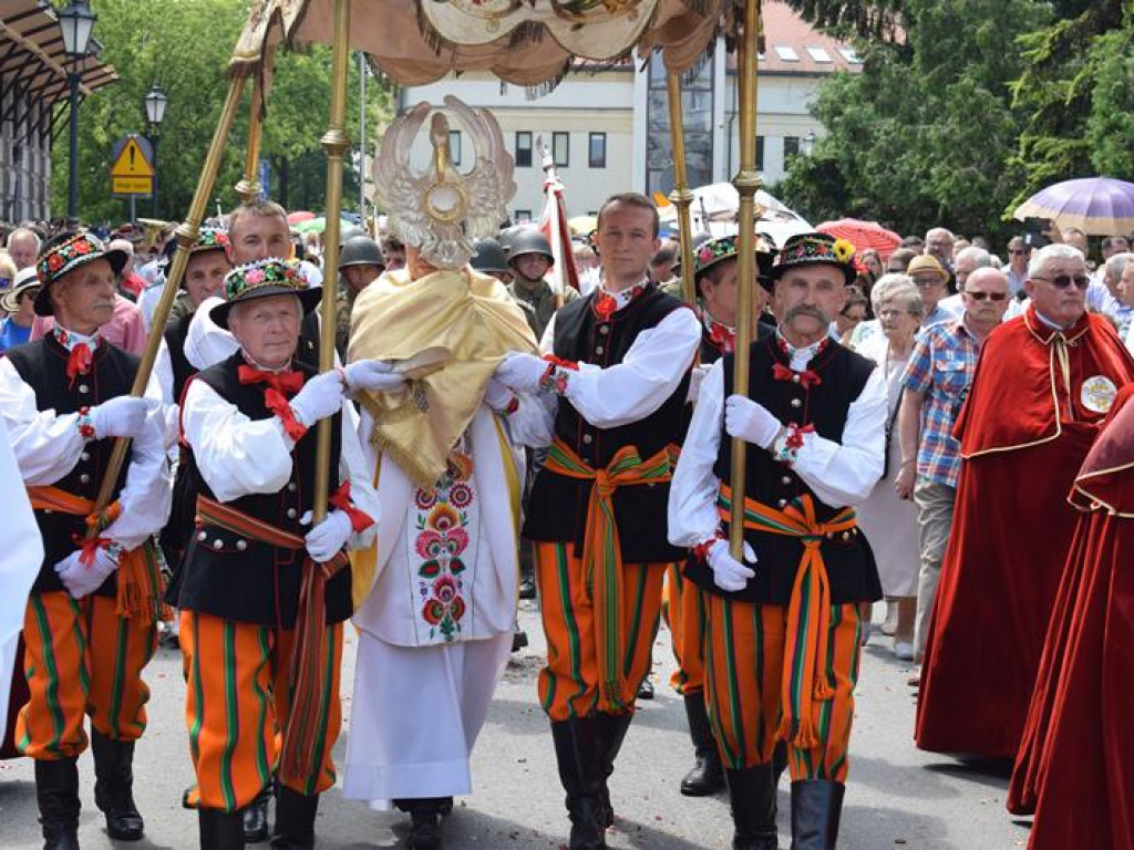 Procesja Bożego Ciała przeszła ulicami Łowicza