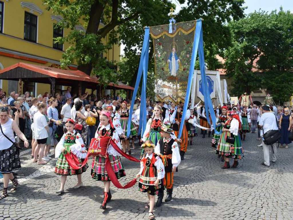 Procesja Bożego Ciała przeszła ulicami Łowicza