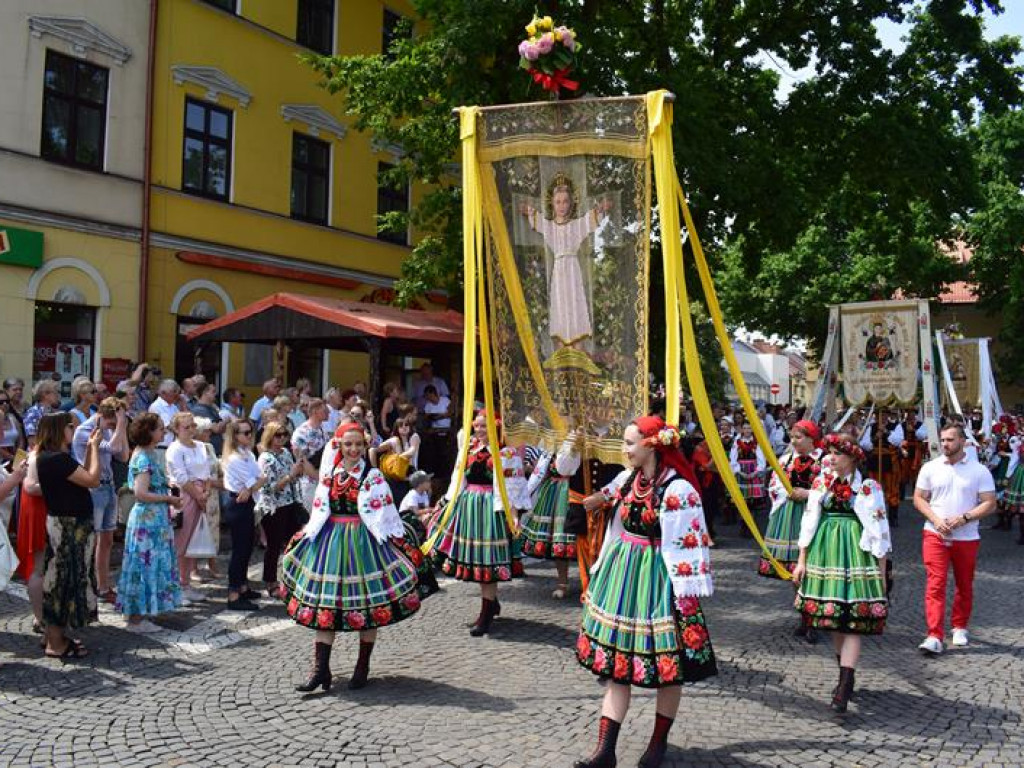 Procesja Bożego Ciała przeszła ulicami Łowicza