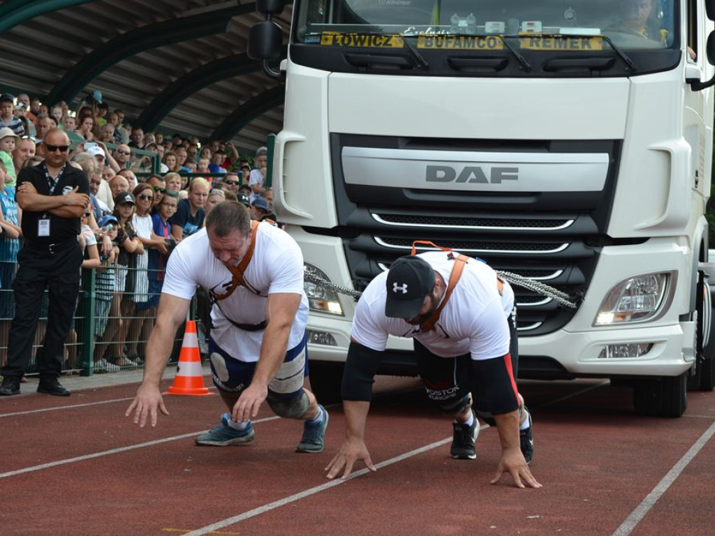 Strongmani rywalizowali na stadionie OSiR