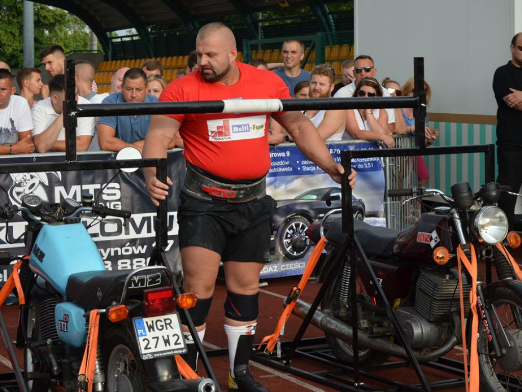 Strongmani rywalizowali na stadionie OSiR