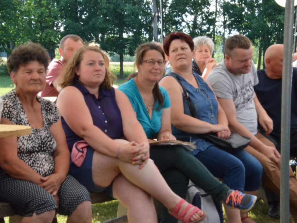 Mieszkańcy Ziemiar  sprzeciwiają się powstaniu obiektów produkcyjnych
