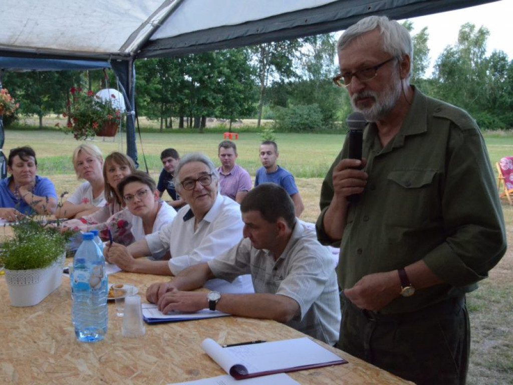 Mieszkańcy Ziemiar  sprzeciwiają się powstaniu obiektów produkcyjnych