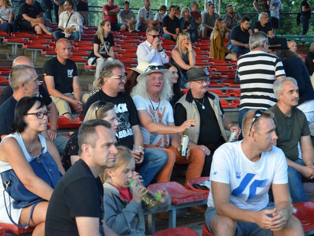 Rock rozbrzmiewał nad Bzurą
