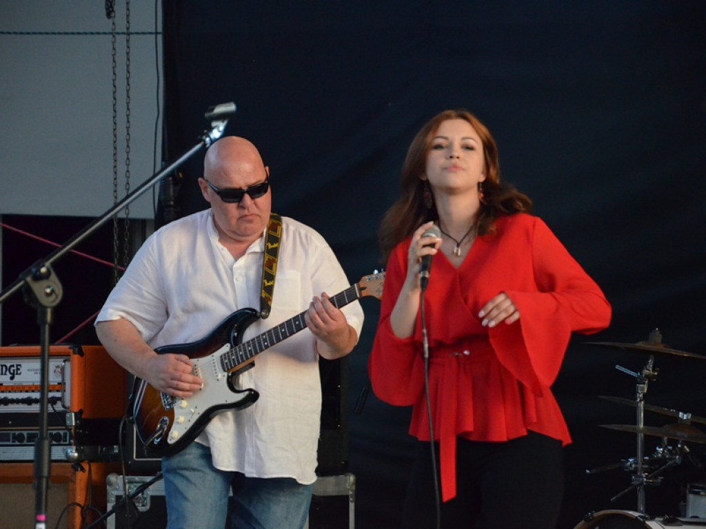 Rock rozbrzmiewał nad Bzurą