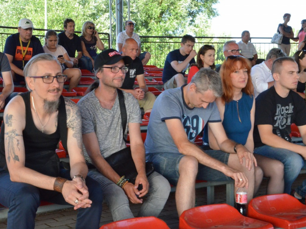 Rock rozbrzmiewał nad Bzurą