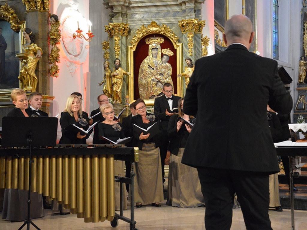 Kolory Polski w Łowiczu. Złoty Jubileusz chóru Filharmonii Łódzkiej