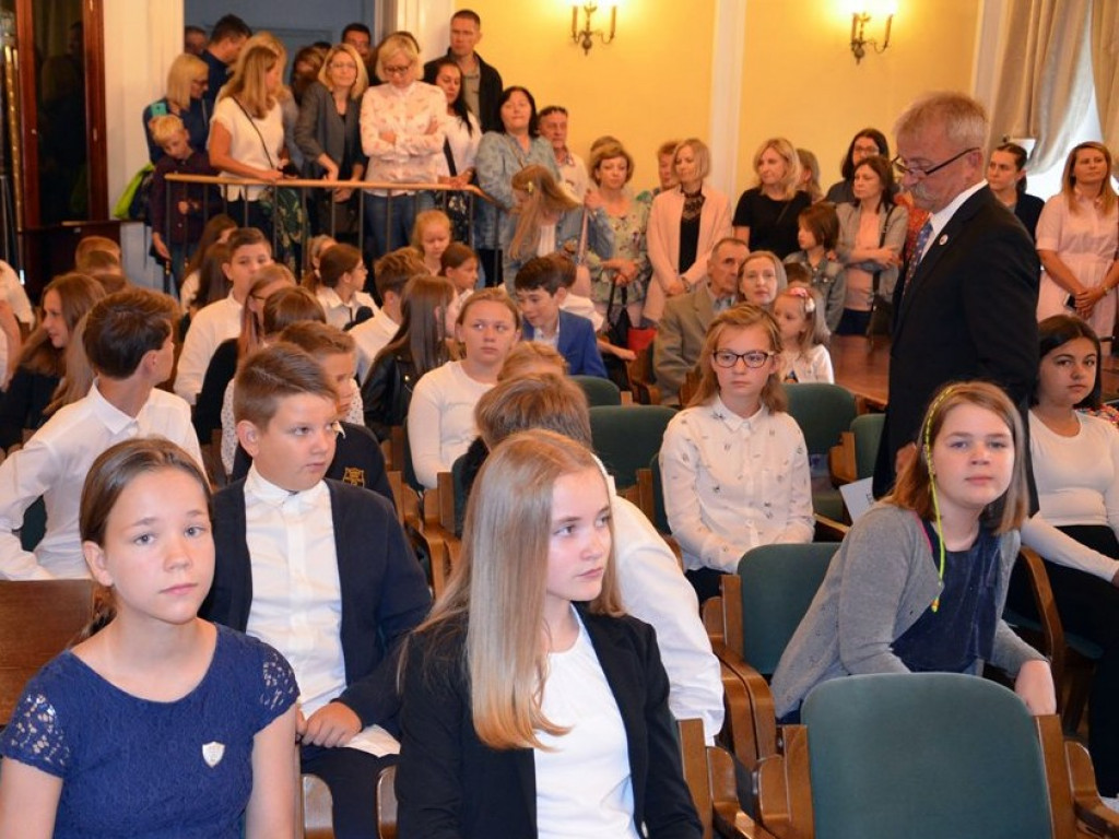 172 najzdolniejszych uczniów otrzymało stypendia