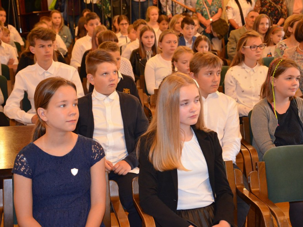 172 najzdolniejszych uczniów otrzymało stypendia