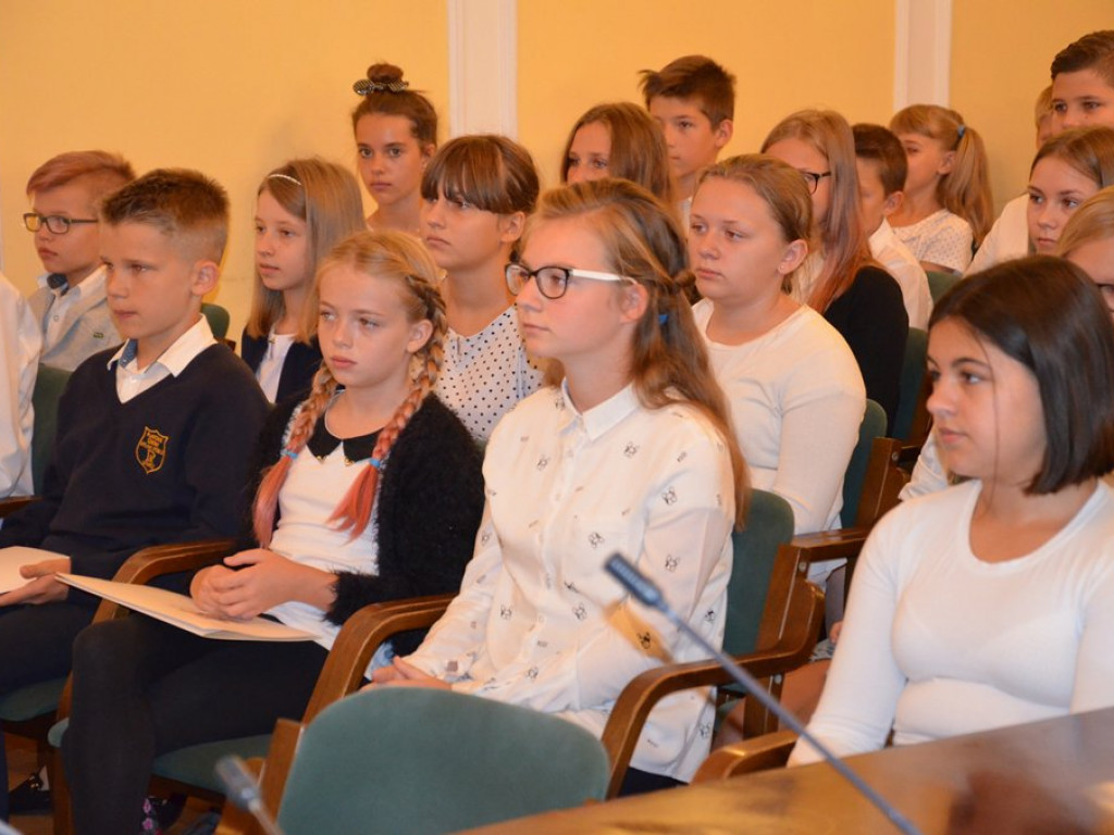 172 najzdolniejszych uczniów otrzymało stypendia