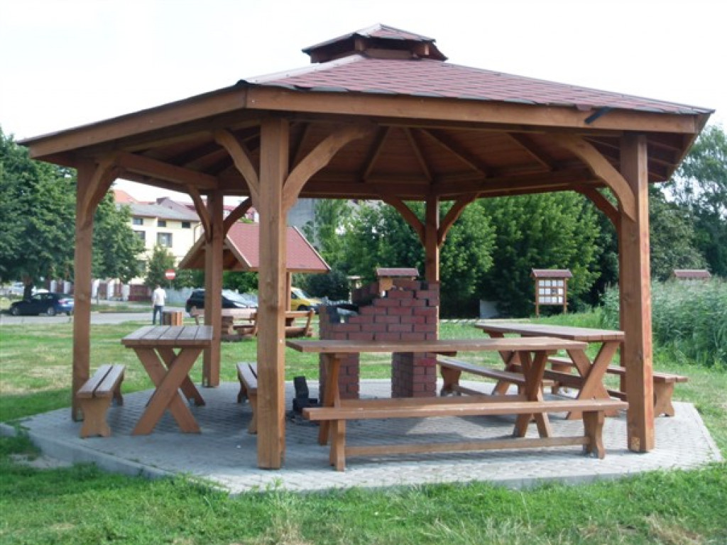 Głowno: zdewastowano grill nad zalewem